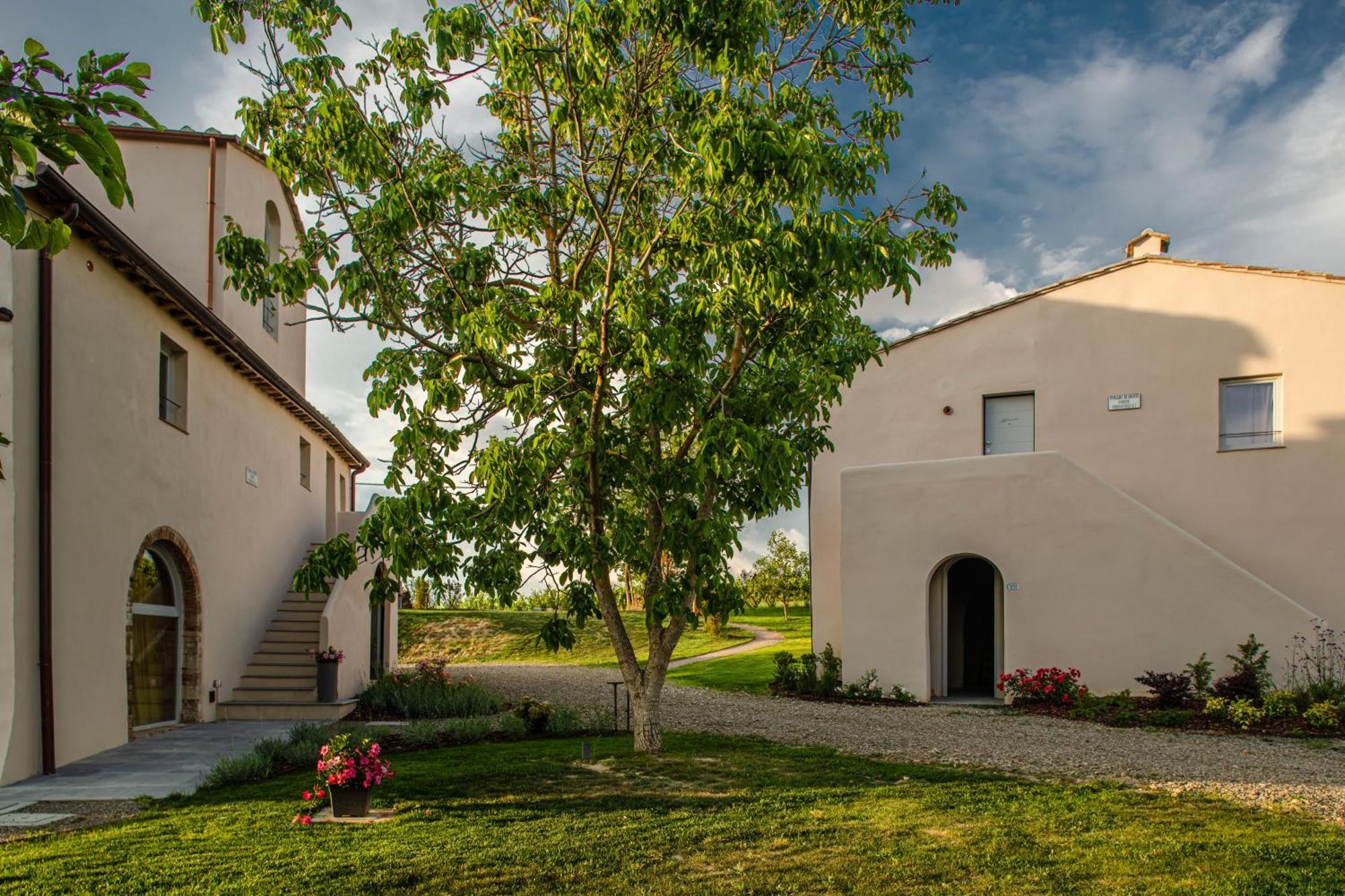 Relais Borgo Elissa Bed & Breakfast Certaldo Exterior photo